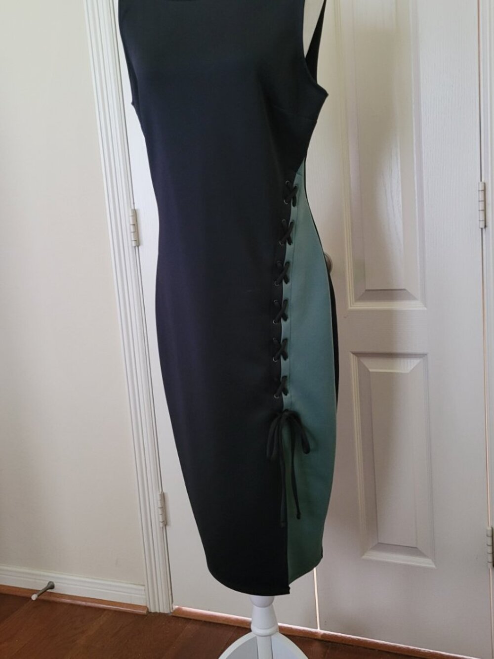 Dress - Picture 2 of 3